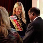 K800_Peace-Feather Award President Chissano-2